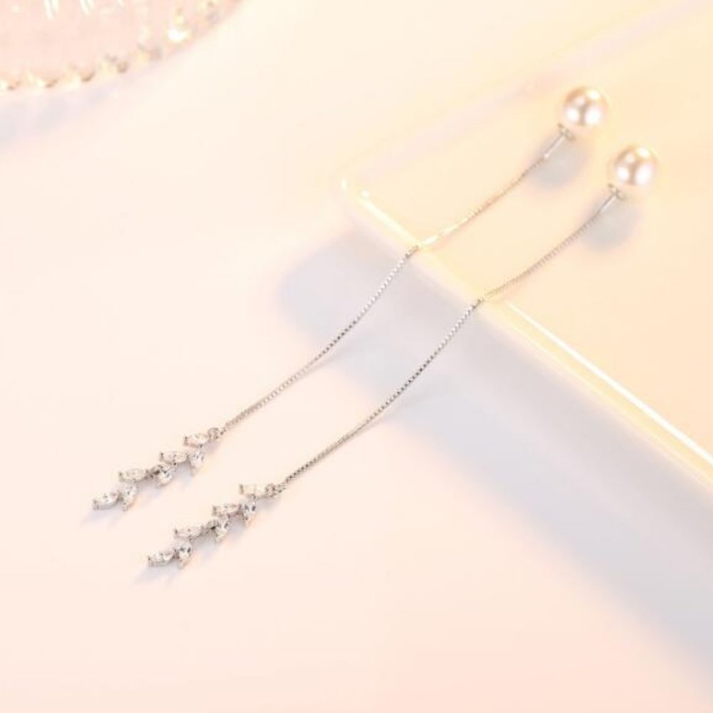 NEW Sterling Silver Pearl Diamond Leaf Earrings - Picture 5 of 7